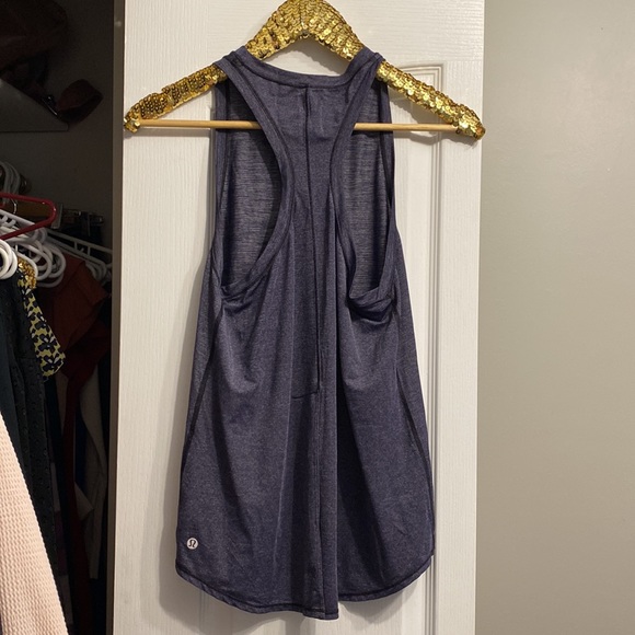 Lululemon workout top - Picture 2 of 3